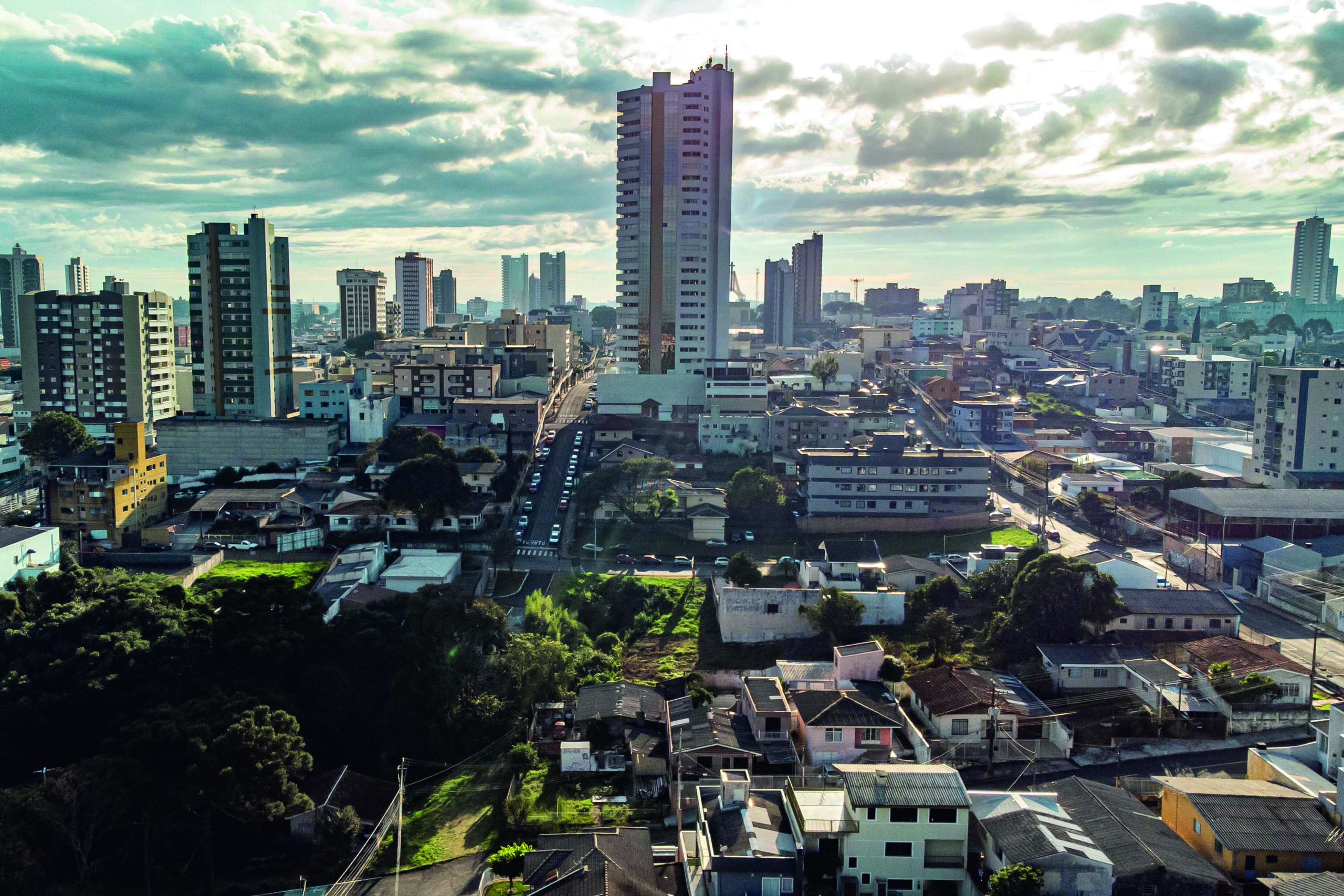 Guarapuava, 17 de maio de 2024 - Drone na região central de Gua
