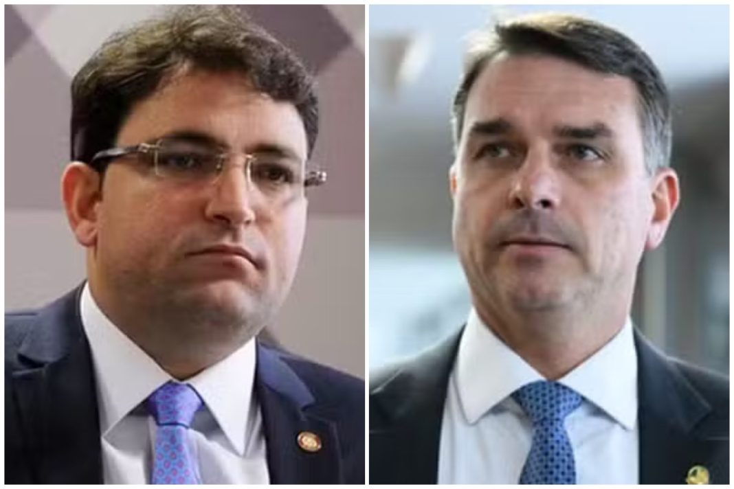 Moraes impõe restrições a passaportes de Flávio Bolsonaro em investigação Moraes impõe restrições a passaportes de Flávio Bolsonaro em investigação
