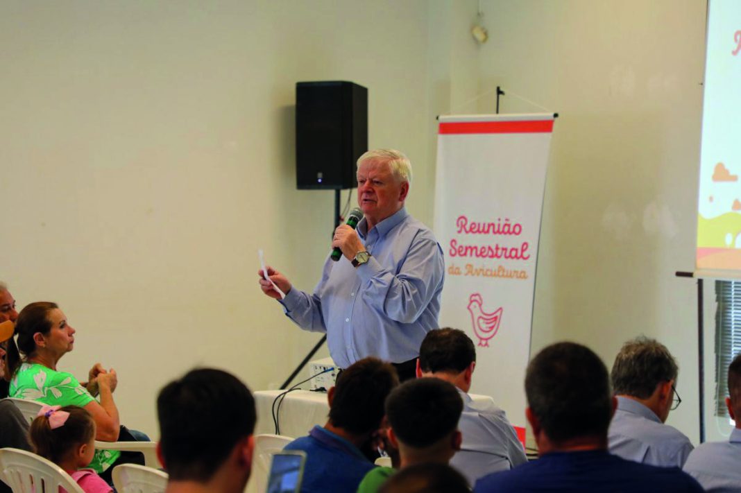 Reuniões da Avicultura: Copacol atualiza produtores sobre os desafios e oportunidades