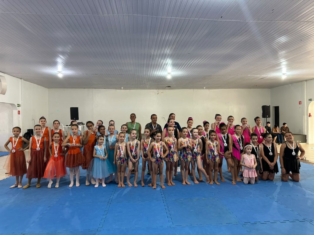 Assis Chateaubriand realiza 1ª Mostra de Dança, Ginástica Rítmica e Ballet