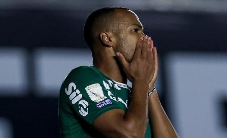 Santos e Palmeiras empatam sem gols e deixam Flamengo com chance de ampliar vantagem Santos e Palmeiras empatam sem gols e deixam Flamengo com chance de ampliar vantagem