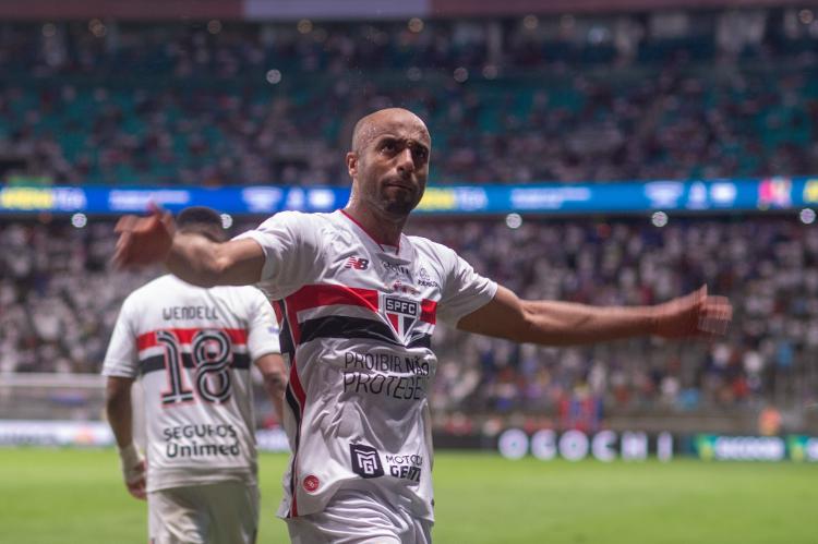 Bahia supera reação do São Paulo e vence por 3 a 2 na Fonte Nova Bahia supera reação do São Paulo e vence por 3 a 2 na Fonte Nova